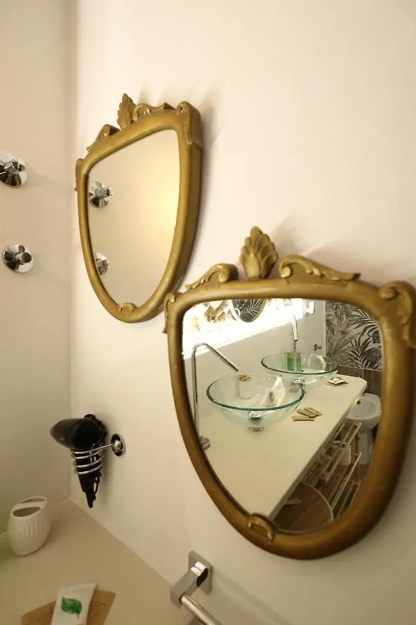 La Maison Avola Italy