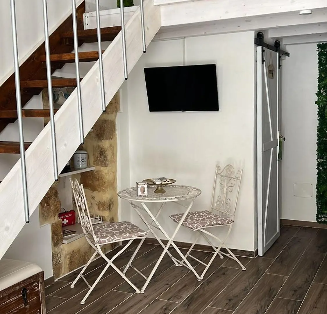 La Maison Avola Italy