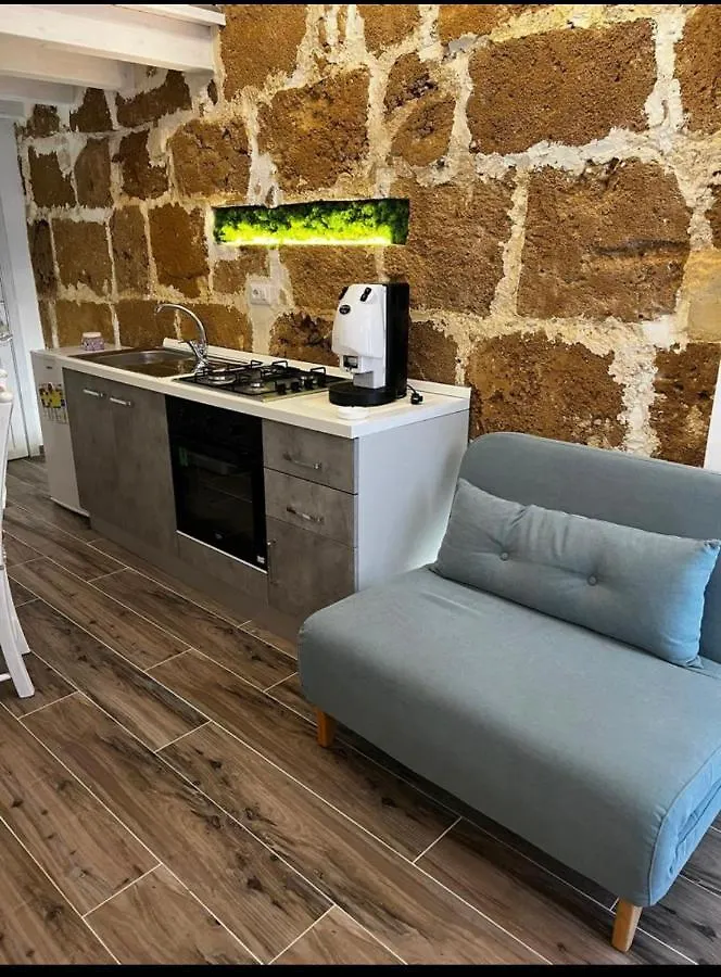 La Maison Avola Italy